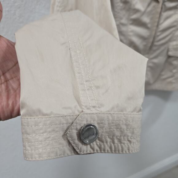 White House Black Market Beige Ruffle Zip Jacket Size 12 Lightweight Chic - Picture 11 of 13